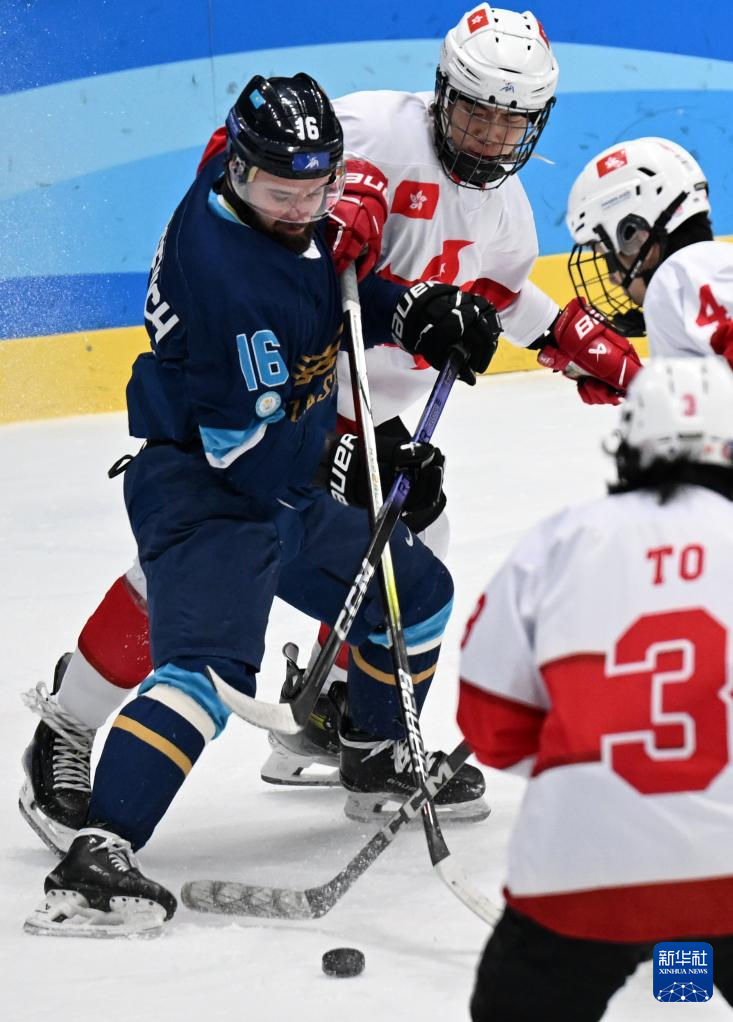 冰球明星选手受伤退赛,引发热议 冰球明星选手受伤退赛,引发热议