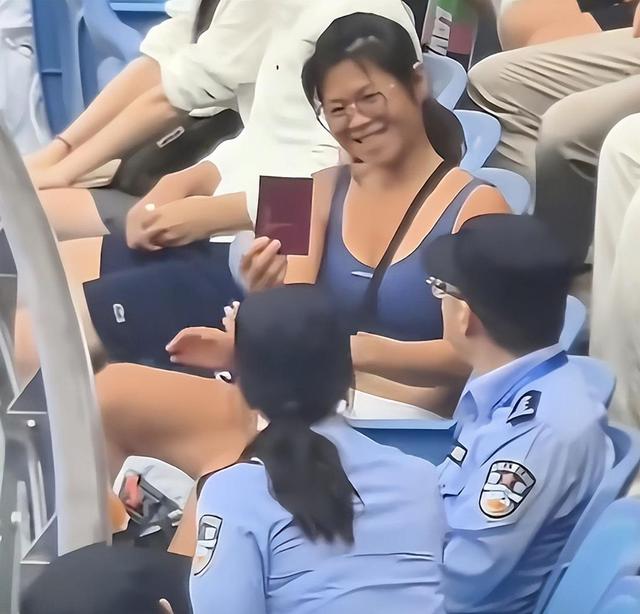 网球赛后采访曝光,内幕引发热议的简单介绍 网球赛后采访曝光,内幕引发热议的简单介绍