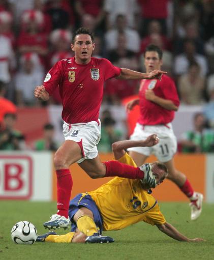 英格兰队绝杀瑞典队,奥恰洛夫点燃赛场 英格兰队绝杀瑞典队,奥恰洛夫点燃赛场