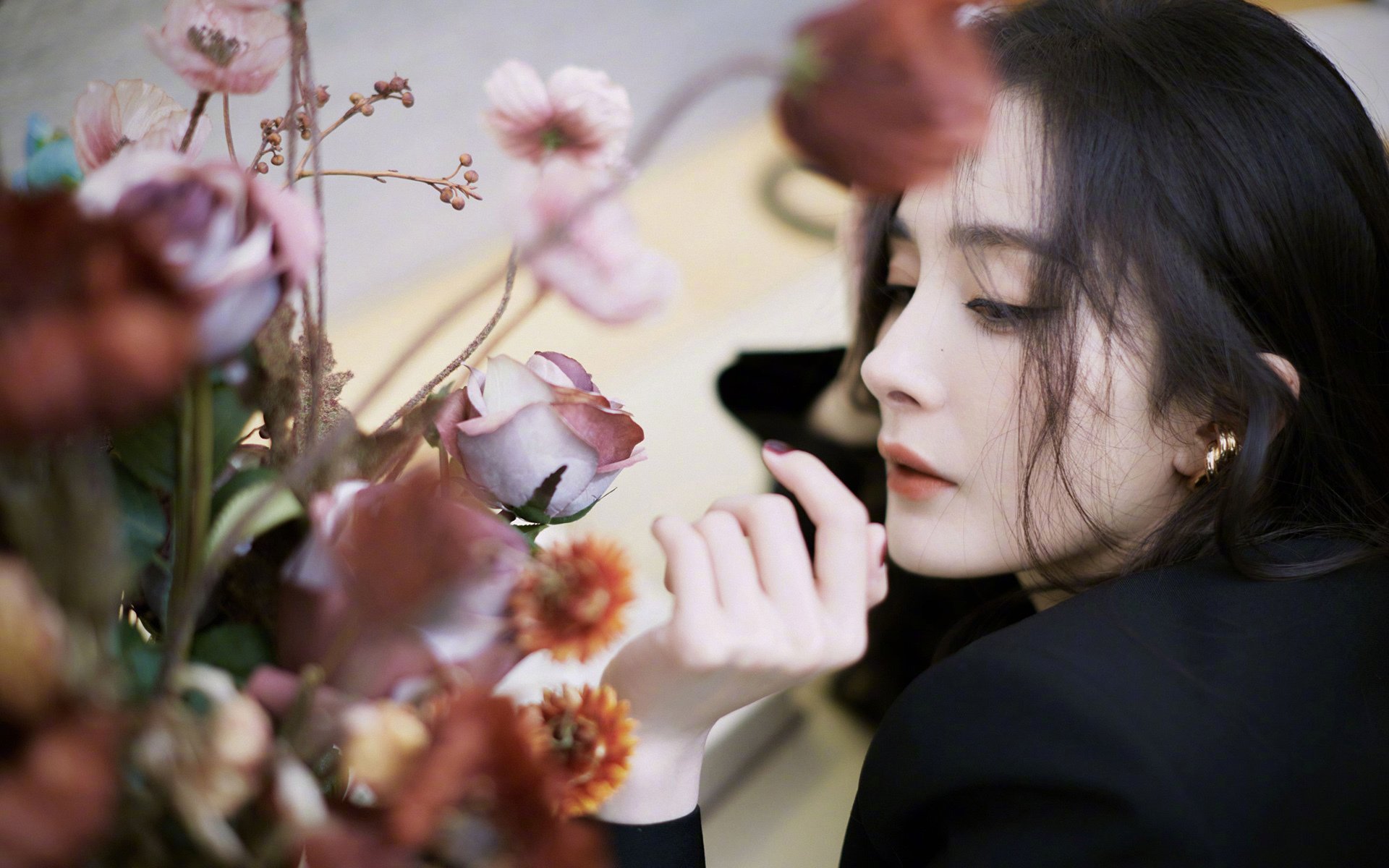 绿茵场与金字塔的智慧,卡马文加的关键回合与埃及封锁丹麦的启示