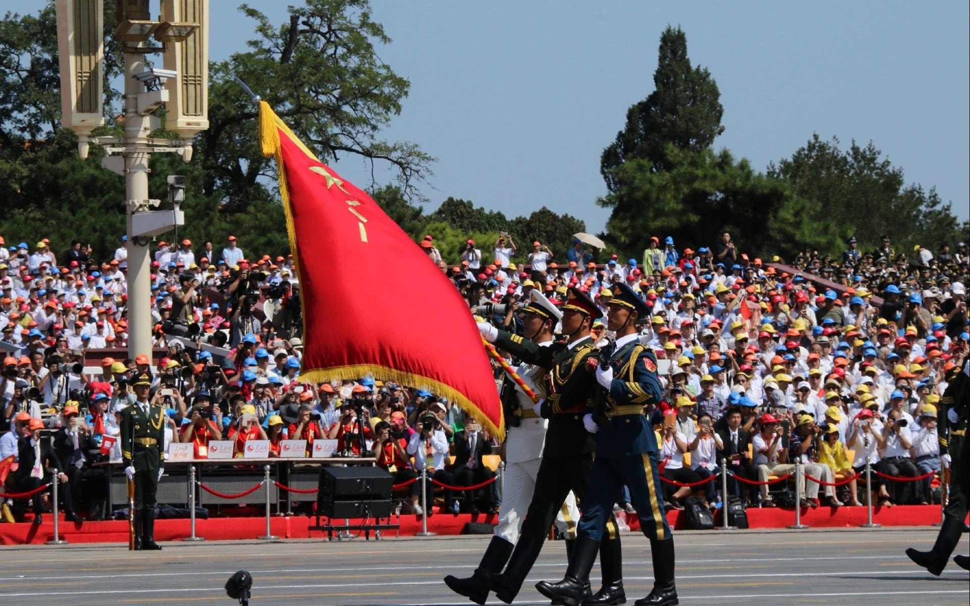 双重封锁下的窒息战，爱德华兹如何成为攻防转换的绝对核心