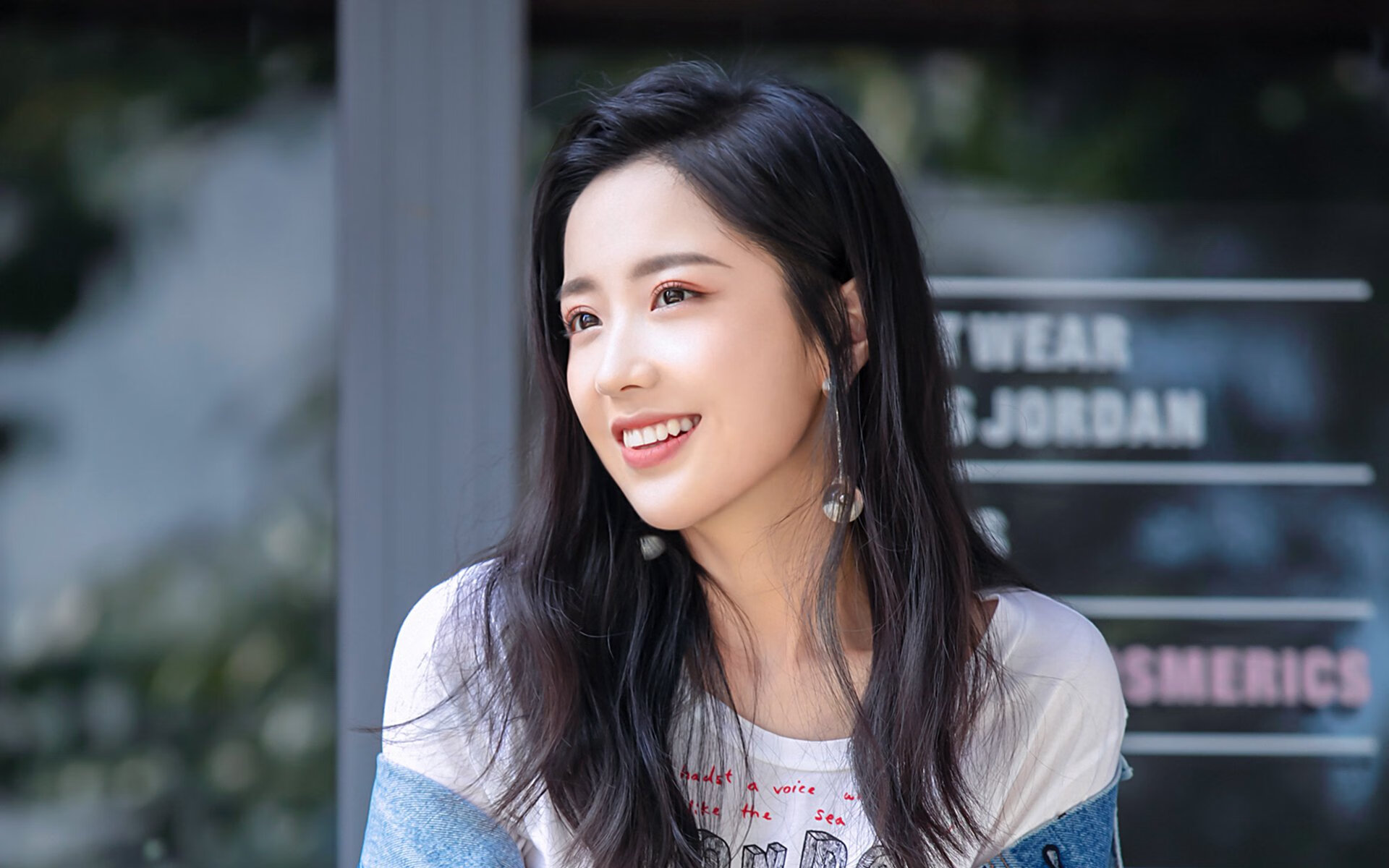 冷雨中的热望，那一夜，切特在柏林完成十年救赎