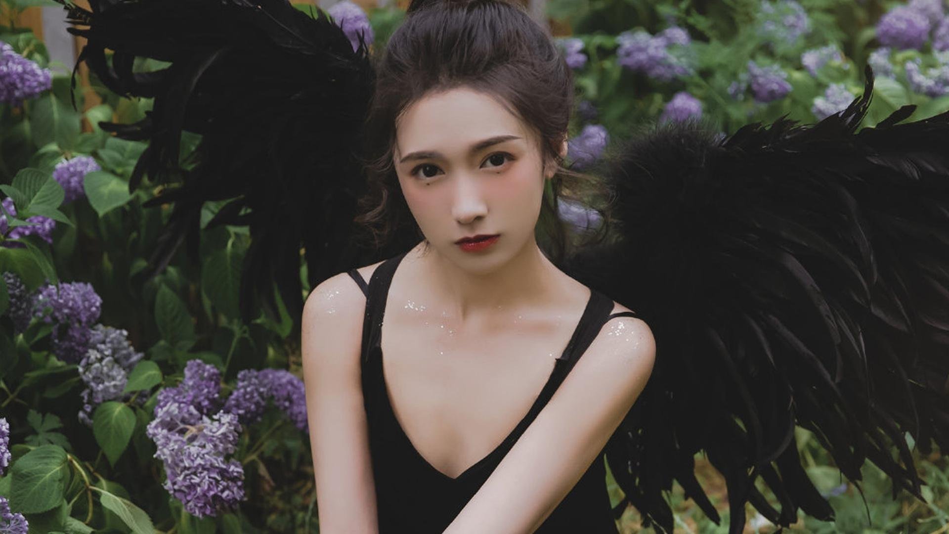 曼联VS那不勒斯，弗拉霍维奇哑火，基耶萨攻防一体新王当立？9000万报价已在路上